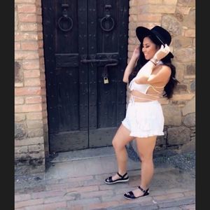 Meet your Posher, Cher